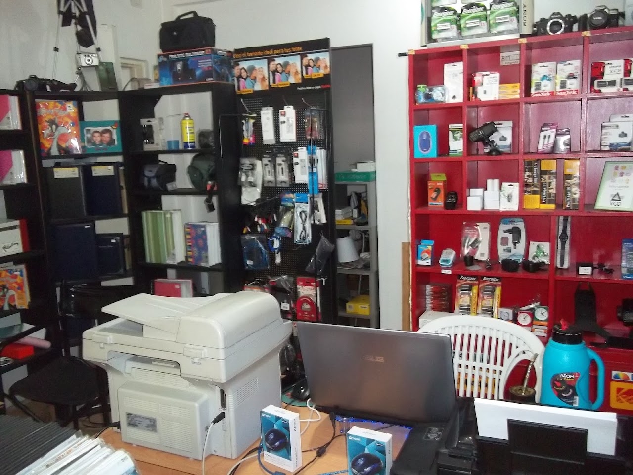 Estanterías de productos en ZOOM Castelar